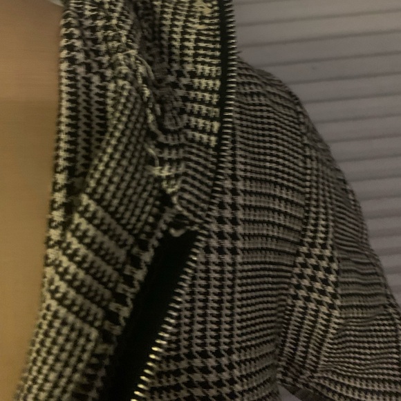 Vintage 60s Black and White Houndstooth Plaid Dress. - Picture 9 of 9